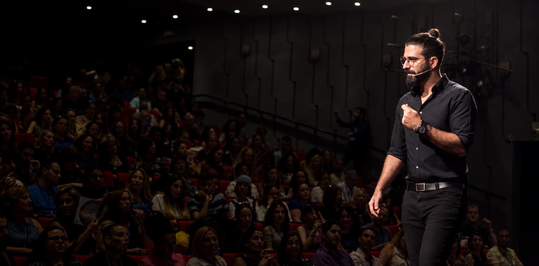 Gal Tzhayek on stage